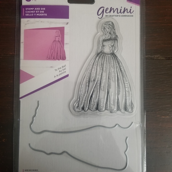 Crafter's Companion Bundle of Stamp & Die Sets - Picture 4 of 7